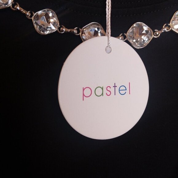 PASTEL COLLECTIONS BLACK BOW AND ROSETTE T-SHIRT W/ PEARL & CRYSTAL NECKLACE - Picture 7 of 7